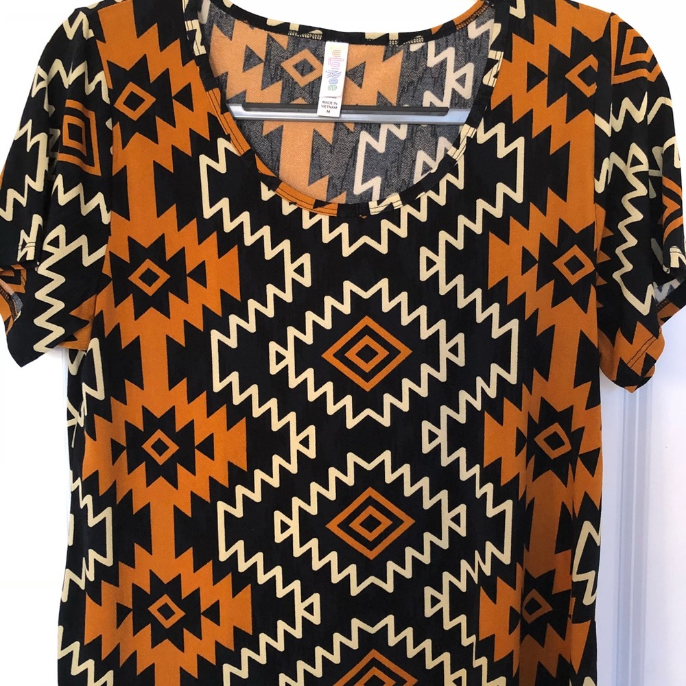 LulaRoe Tribal Classic Tee. NWOT
